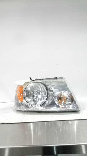 2007 Ford F-150 Pickup H-D Edition Right Used OEM Right Headlight Assembly used OEM headlight assembly