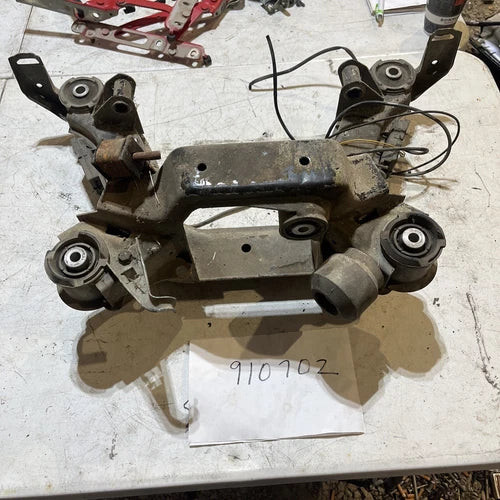 BMW 318I 320I 323I E36 Rear Sub Frame Axle Carrier Cradle Mount OEM used OEM subframe bracket and support