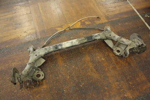 01 VOLKSWAGEN NEW BEETLE 2.0 AUTO REAR AXLE SUBFRAME ASSEMBLY OEM used OEM rear subframe and crossmember
