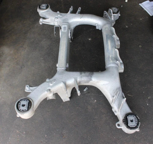 Rear Axle Carrier Subframe Assy BMW OEM G11 G12 750I 740I 2016-2019 used OEM rear subframe and crossmember