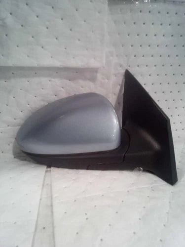 2011 Chevrolet Cruze Power Non-Heated Opt Dwy W/Pai Used OEM Right Door Mirror used OEM door mirror