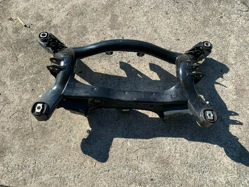 BMW 328I F30 F33 F36 OEM 12-16 REAR CROSSMEMBER SUBFRAME CRADLE used OEM rear subframe and crossmember