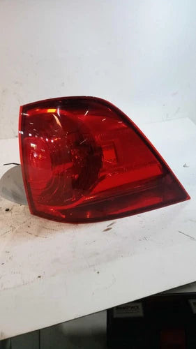 2011 Volkswagen Routan Quarter Panel Mounte Used OEM Right Tail Light Assembly used OEM tail light assembly