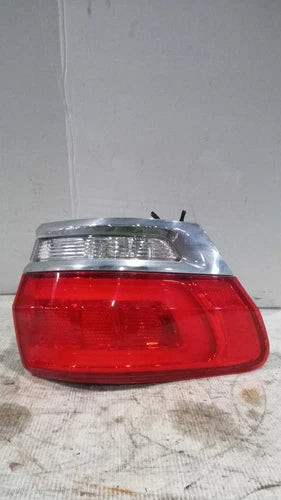 2014 Jeep Grand Cherokee Quarter Panel Mount Used OEM Left Tail Light Assembly used OEM tail light assembly