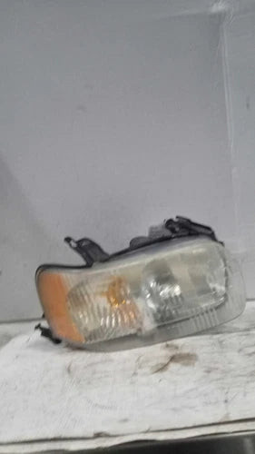 2003 Ford Escape Right Used OEM Right Headlight Assembly used OEM headlight assembly