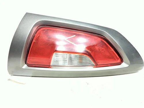 2013 Kia Soul R Silver RH 4DR 924202K510 Used OEM Tail Lights used OEM tail light assembly