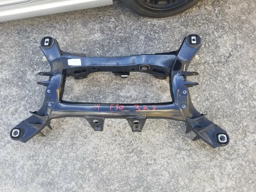 BMW F30 12-17 320i 328i 320xi 328xi Rear axle carrier support subframe OEM used OEM subframe bracket and support