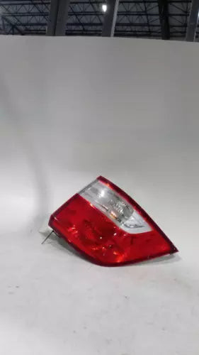 2013 Honda Odyssey Quarter Panel Mounted Ri Used OEM Right Tail Light Assembly used OEM tail light assembly