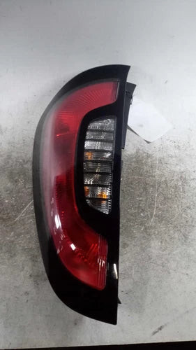 2016 Kia Soul Incandescent Right Used OEM Right Tail Light Assembly used OEM tail light assembly