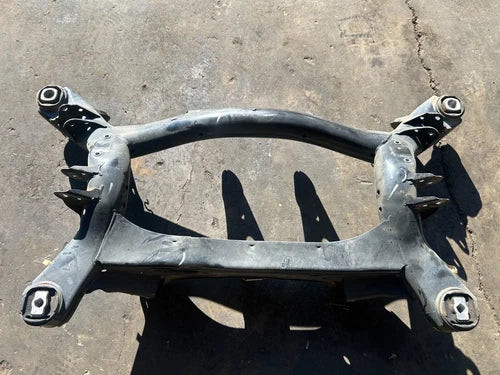 BMW 328I 320I F30 OEM 12-17 REAR AXLE CARRIER SUBFRAME SUSPENSION SUPPORT CRADLE used OEM subframe bracket and support