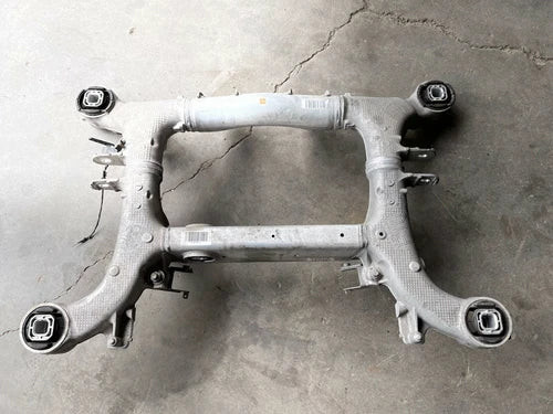 BMW 528I 535I 550 M5 F10 11-16 OEM REAR BACK CARRIER CROSSMEMBER CRADLE SUBFRAME used OEM rear subframe and crossmember