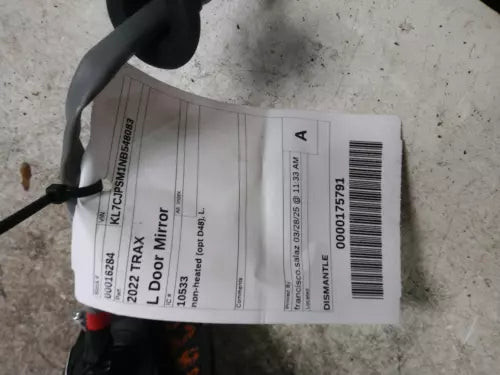 2022 Chevrolet Trax Non-Heated Opt D48 Left Used OEM Left Door Mirror used OEM door mirror