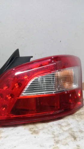 2011 Nissan Maxima Right Silver 4DR Sedan Used OEM Tail Lights used OEM tail light assembly