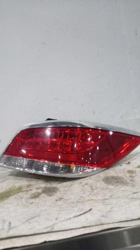 2010 Buick Lacrosse Right Used OEM Right Tail Light Assembly used OEM tail light assembly