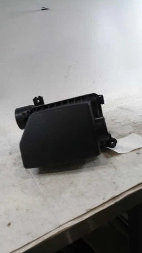 2018 Kia Forte 2.0L Canada Emissions Used OEM Air Cleaner Assembly used OEM air cleaner assembly