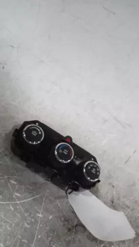 2013 RAM Dodge 1500 Pickup W/O Dual Zone Control Used OEM A/C Selector Switch used OEM A/C climate control module