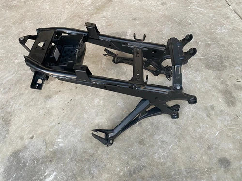 17-20 SUZUKI KATANA GSX-S 1000 REAR BACK TAIL SUBFRAME SUB FRAME/FOOT PEGS OEM used OEM rear subframe and crossmember