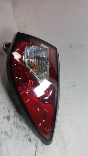 2016 Chevrolet Traverse Quarter Panel Mount Used OEM Right Tail Light Assembly used OEM tail light assembly