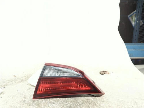 2015 Hyundai Elantra Sdn Lid Mounted US Bui Used OEM Right Tail Light Assembly used OEM tail light assembly