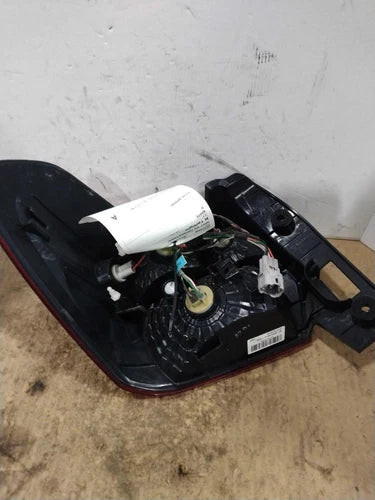 2017 Subaru Xv Crosstrek Right Used OEM Right Tail Light Assembly used OEM tail light assembly