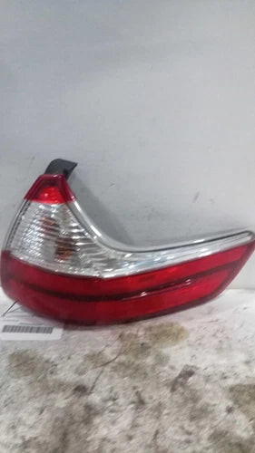 2019 Toyota Sienna Quarter Panel Mounted Re Used OEM Right Tail Light Assembly used OEM tail light assembly