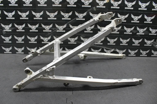 2001 SUZUKI RM125 RM250 OEM REAR BACK SUB FRAME SUBFRAME SEAT RAIL 41200-37F00 used OEM rear subframe and crossmember