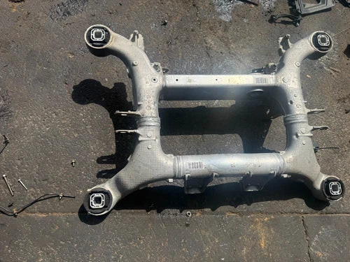 BMW 640I 650I 550 535 F10 F12 OEM 11-17 REAR SUBFRAME CROSSMEMBER CRADLE used OEM rear subframe and crossmember