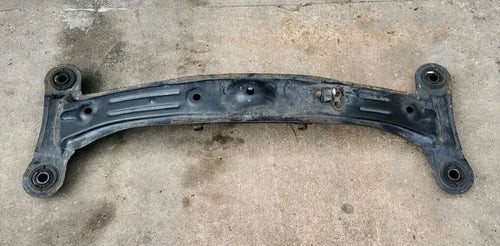 1997-2001 Lexus Es300 Rear Suspension Subframe Crossmember Crossbar OEM used OEM rear subframe and crossmember