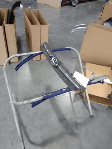 2016 Ford Escape Upper Se Upper Used OEM Upper Grille used OEM grille