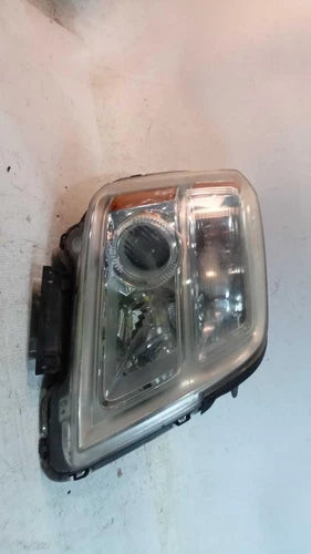 2015 GMC Terrain Right Used OEM Right Headlight Assembly used OEM headlight assembly