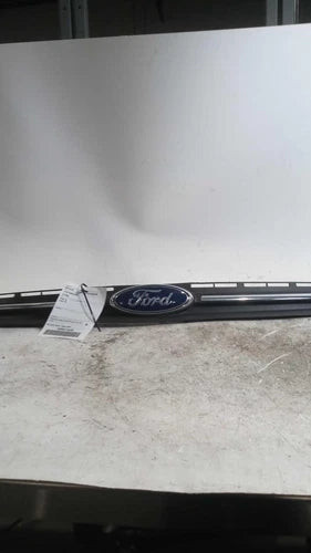 2015 Ford Escape Upper Se Upper Used OEM Upper Grille used OEM grille