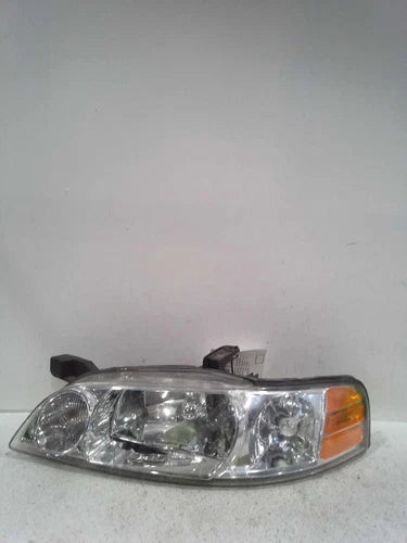 2000 Nissan Altima Left Used OEM Left Headlight Assembly used OEM headlight assembly