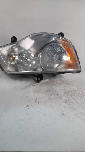 2013 Chrysler Town & Country Exc. Automatic Used OEM Right Headlight Assembly used OEM headlight assembly