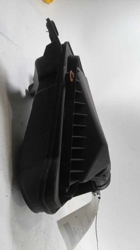 2006 Pontiac G6 3.5L Conv Used OEM Air Cleaner Assembly used OEM air cleaner assembly