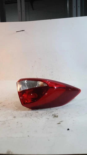 2017 Hyundai Tucson Incandescent Bulb Quarte Used OEM Left Tail Light Assembly used OEM tail light assembly