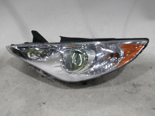 2011 Hyundai Sonata Gl Canada L. Left Used OEM Left Headlight Assembly used OEM headlight assembly