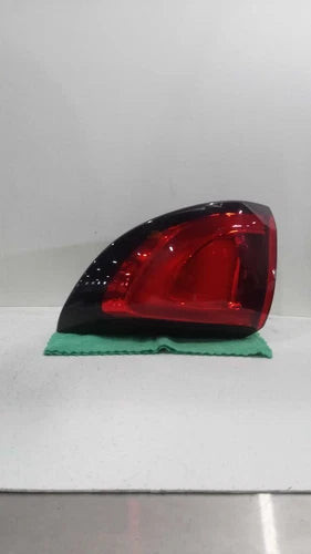2018 Chrysler Pacifica Incandescent Lamps Q Used OEM Right Tail Light Assembly used OEM tail light assembly