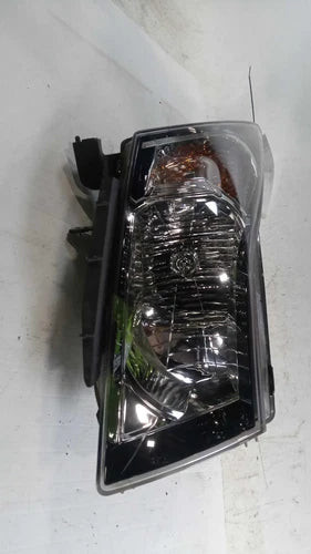 2015 Chevrolet Cruze Right Used OEM Right Headlight Assembly used OEM headlight assembly