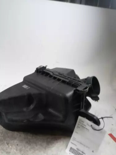 2007 Suzuki Vitara 3.6 Used OEM Air Cleaner Assembly used OEM air cleaner assembly