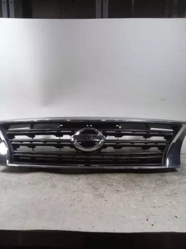 2013 Nissan Sentra Bumper Mounted Upper Fe Upper Used OEM Upper Grille used OEM grille