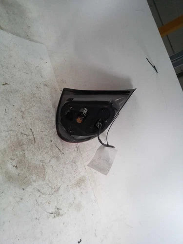 2006 Toyota Camry R. Se Black Trim Right Gr Used OEM Right Tail Light Assembly used OEM tail light assembly