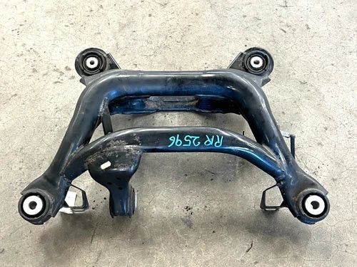 ⭐2009-2016 BMW Z4 ROADSTER REAR AXLE FRAME SUBFRAME CROSSMEMBER OEM LOT2596 used OEM rear subframe and crossmember