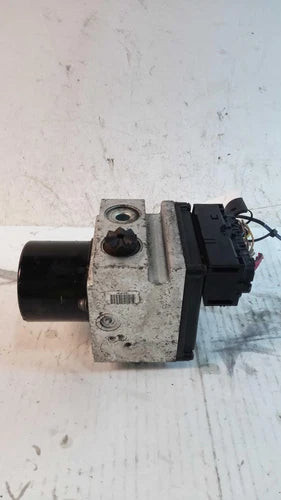 2009 Chevrolet Impala W/Traction Used OEM ABS Pump and Motor Assembly used OEM ABS pump and module assembly