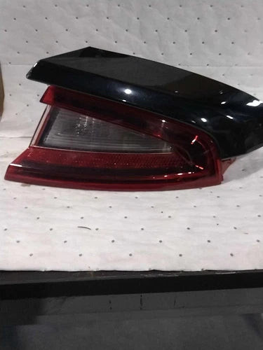 2019 Kia Stinger Quarter Panel Mounted Inca Used OEM Right Tail Light Assembly used OEM tail light assembly