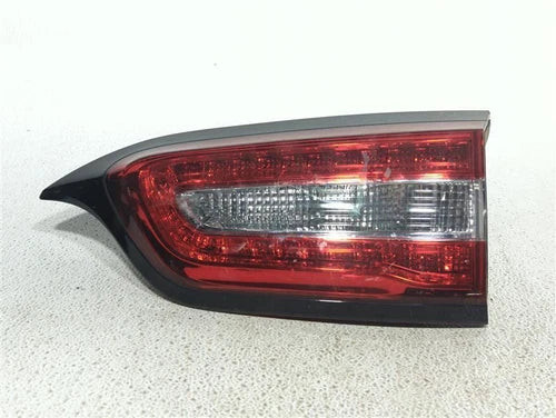 2018 Jeep Cherokee Liftgate Mounted LED Rig Used OEM Right Tail Light Assembly used OEM tail light assembly