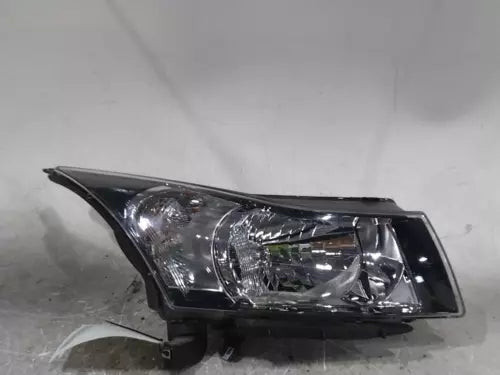 2013 Chevrolet Cruze Right Used OEM Right Headlight Assembly used OEM headlight assembly