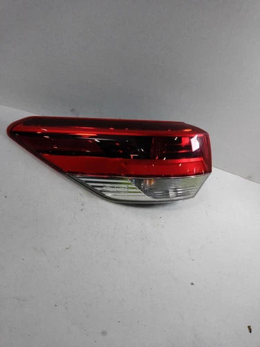 2019 Toyota Highlander Quarter Panel Mounte Used OEM Right Tail Light Assembly used OEM tail light assembly