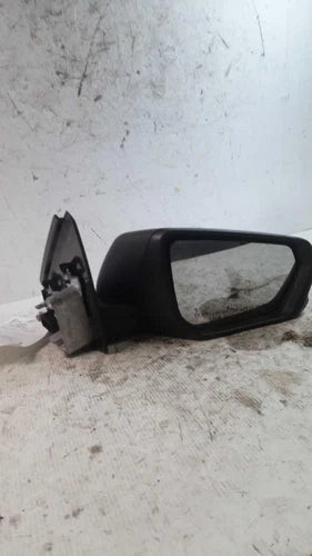 2021 Chevrolet Equinox W/O Blind Spot Alert Black T Used OEM Right Door Mirror used OEM door mirror