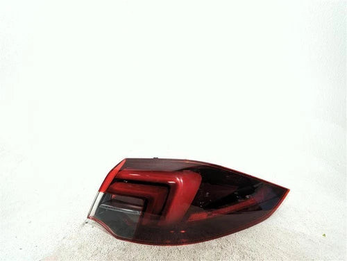 2018 Buick Regal Hatchback Sportback Hatch Used OEM Right Tail Light Assembly used OEM tail light assembly