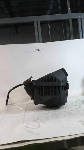 2016 Jeep Wrangler 3.6 Used OEM Air Cleaner Assembly used OEM air cleaner assembly